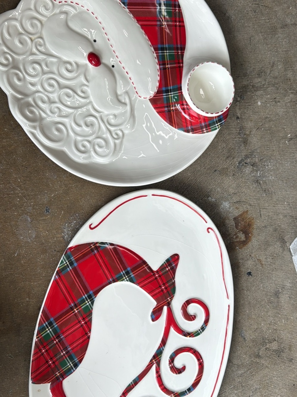 Mud Pie Red Plaid Santa and Reindeer Holiday Serving Plates